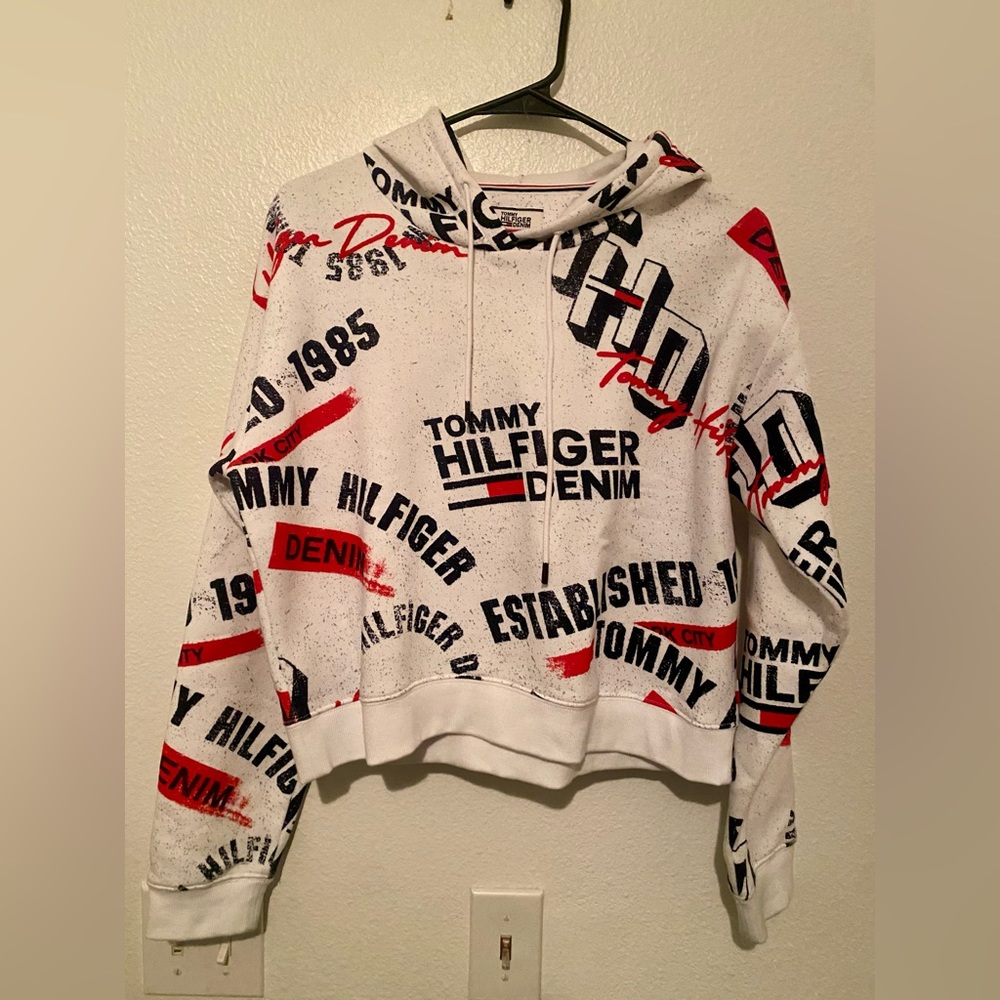 Tommy Hilfiger Hoodie. Red white and blue. Semi cropped hoodie. Size small.